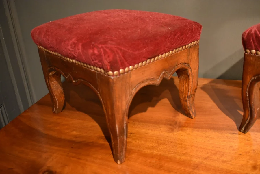 Paire de petits tabourets