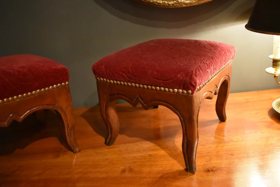 Paire de petits tabourets