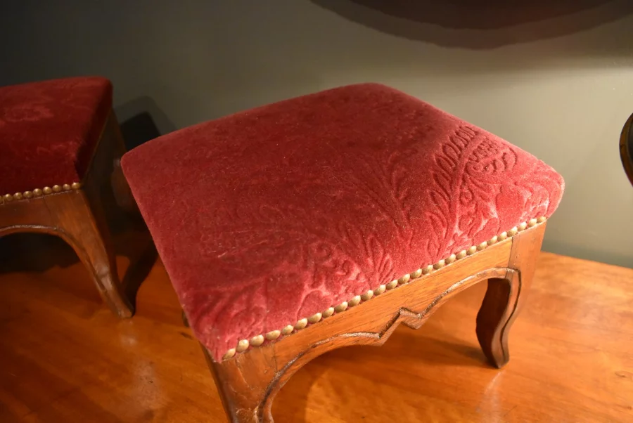 Paire de petits tabourets