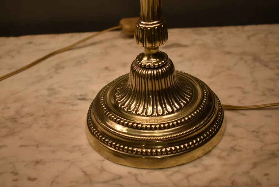 Paire de lampes de style Louis XVI