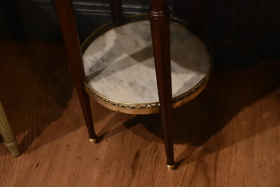 Chevet en acajou Louis XVI