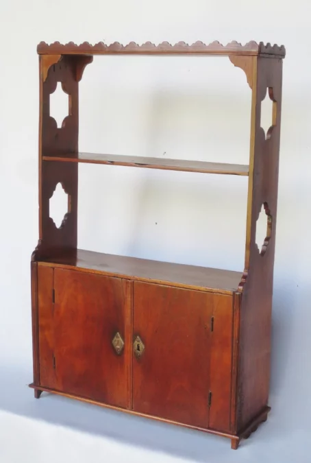 Étagère murale, XVIIIe siècle.