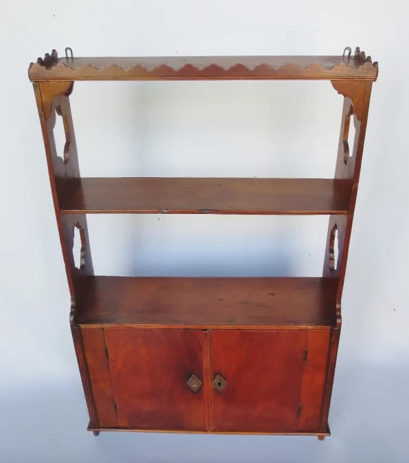 Étagère murale, XVIIIe siècle.